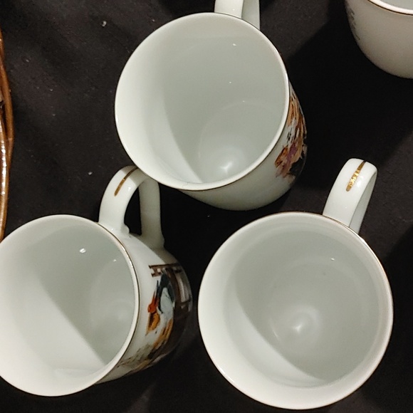 8 Norman Rockwell Museum Cups - Picture 4 of 5